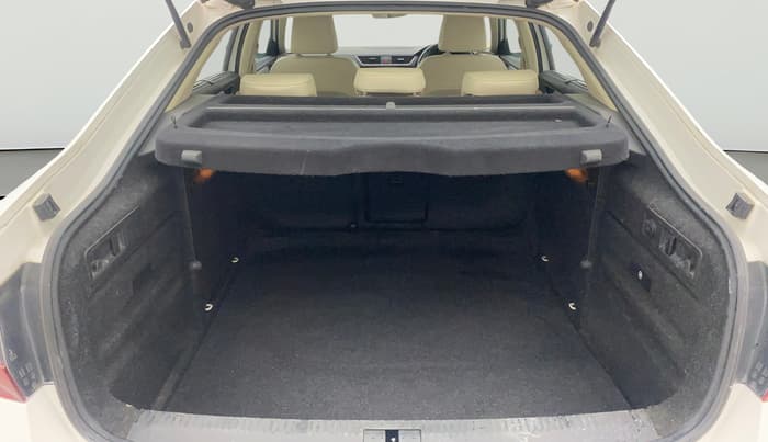 2018 Skoda Superb STYLE 1.8 TSI AT, Petrol, Automatic, 79,172 km, Boot Open Zoomed View