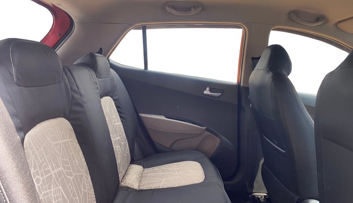 2017 Hyundai Grand i10 SPORTZ (O) AT 1.2 KAPPA VTVT, Petrol, Automatic, 96,928 km, Right Side Rear Door Cabin