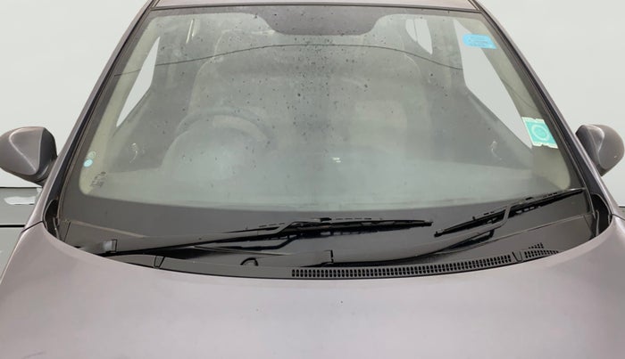 2018 Hyundai Xcent SX 1.2, CNG, Manual, 1,33,725 km, Front Windshield