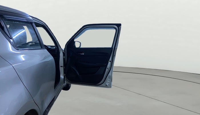 2021 Maruti Swift VXI, Petrol, Manual, 34,844 km, RHS Front Door