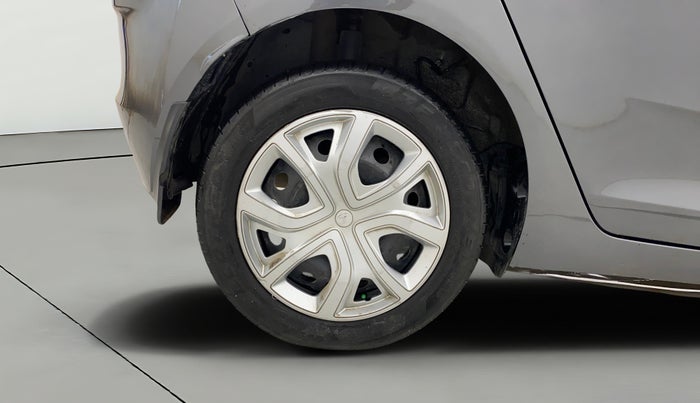 2024 Tata ALTROZ XM PLUS CNG, CNG, Manual, 28,896 km, Right Rear Wheel
