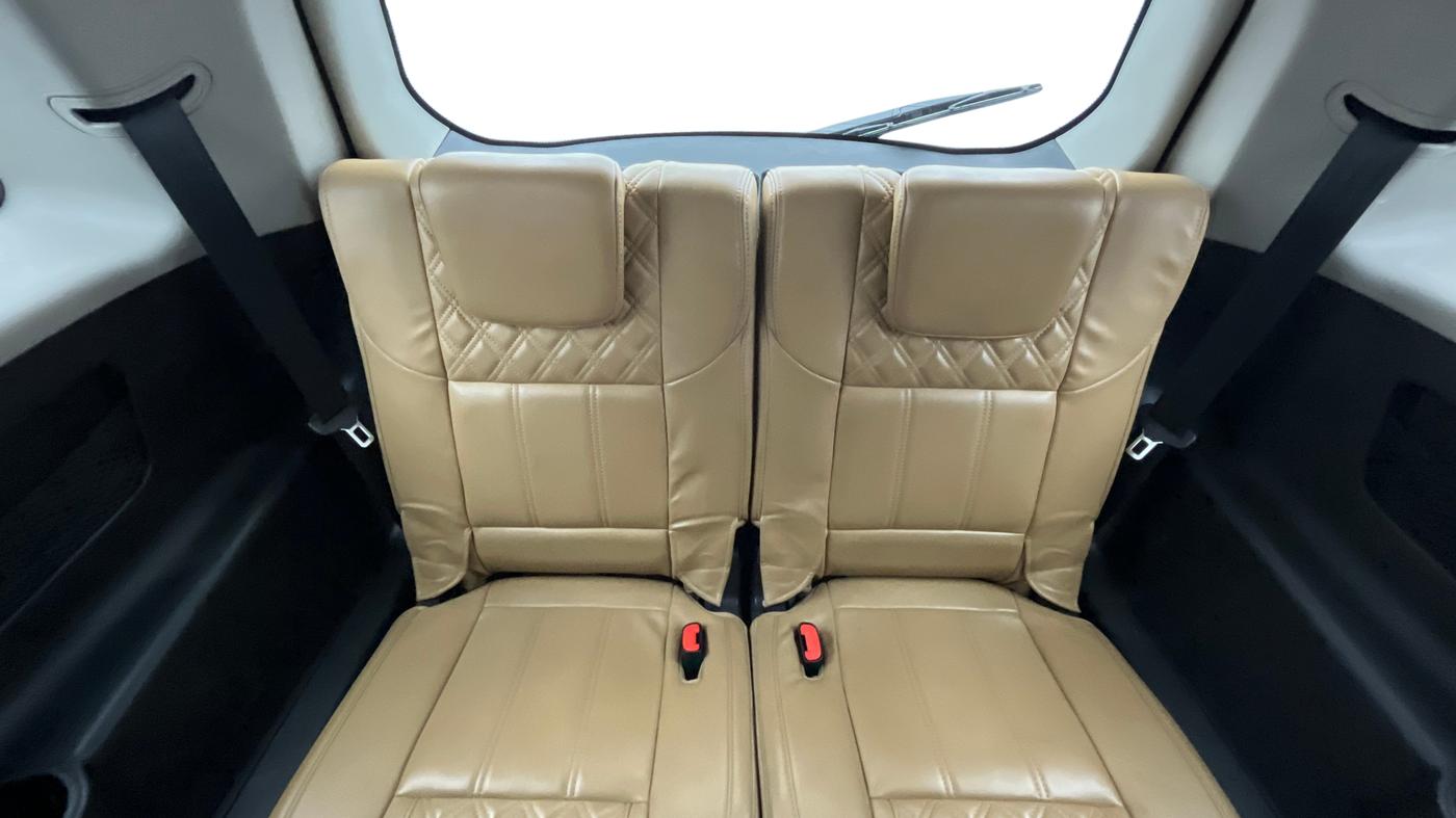 2018 Mahindra XUV500 W11 AT, Diesel, Automatic, 43,833 km, Third Seat Row ( optional )