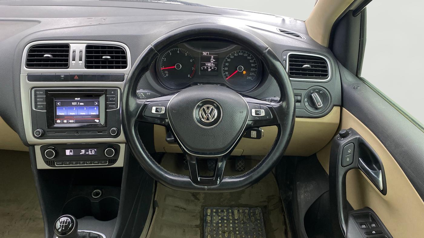 2016 Volkswagen Polo HIGHLINE1.2L, Petrol, Manual, 44,803 km, Steering Wheel Close Up