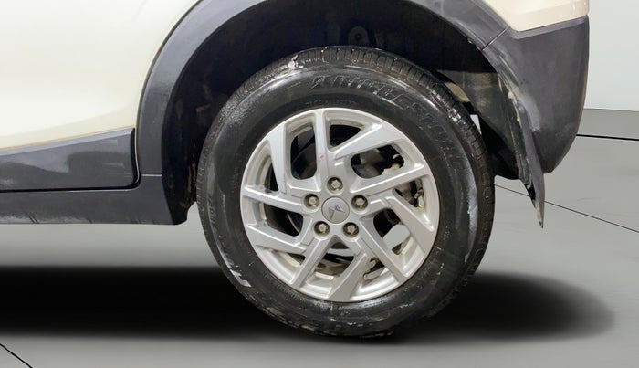 2023 Mahindra XUV300 W8 1.2 PETROL, Petrol, Manual, 22,230 km, Left Rear Wheel