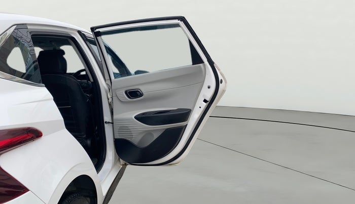 2023 Hyundai NEW I20 SPORTZ 1.2 MT, Petrol, Manual, 54,110 km, RHS Rear Door