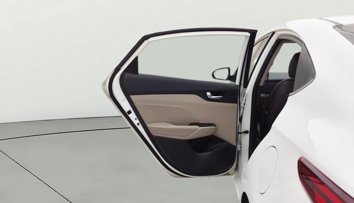 2018 Hyundai Verna 1.6 VTVT SX O, Petrol, Manual, 1,11,324 km, LHS Rear Door