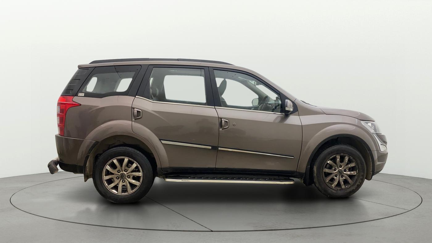 2018 Mahindra XUV500 W10, Diesel, Manual, 55,972 km, Right Side View