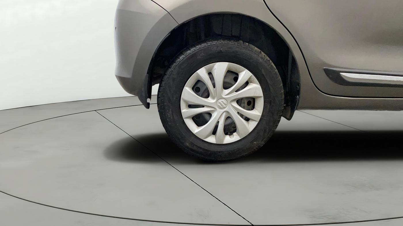 2023 Maruti Swift VXI, Petrol, Manual, 38,329 km, Right Rear Wheel