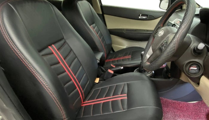 2013 Hyundai i20 SPORTZ 1.2, Petrol, Manual, 89,374 km, Right Side Front Door Cabin