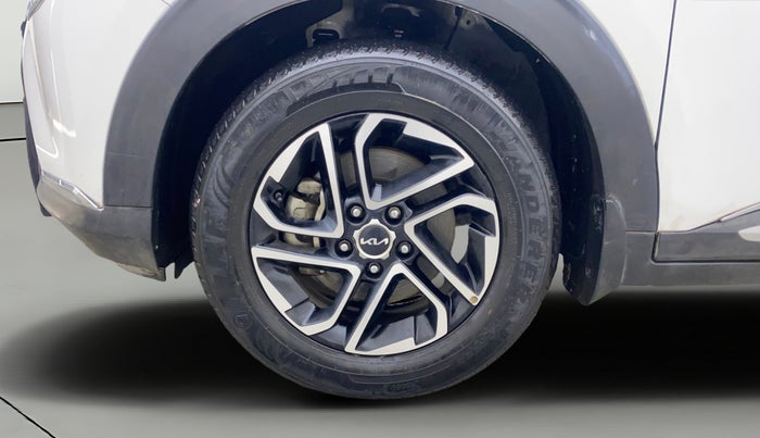 2022 KIA CARENS LUXURY PLUS 1.4 PETROL DCT 7 STR, Petrol, Automatic, 51,950 km, Left Front Wheel