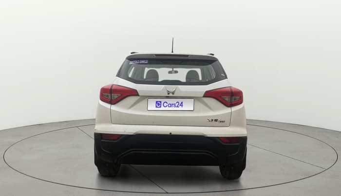 2023 Mahindra XUV300 W6 1.2 PETROL, Petrol, Manual, 28,302 km, Back/Rear