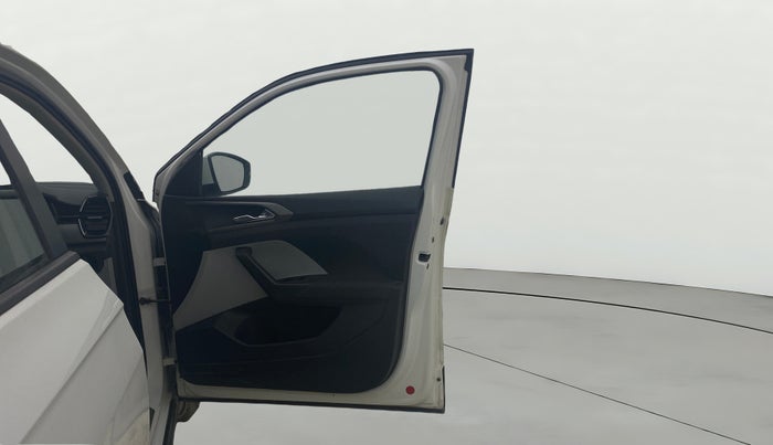 2021 Skoda KUSHAQ AMBITION 1.0L TSI MT, Petrol, Manual, 53,883 km, RHS Front Door