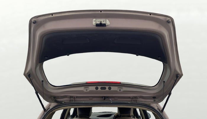 2013 Hyundai i20 ASTA 1.2, Petrol, Manual, 1,03,608 km, Boot Door Open