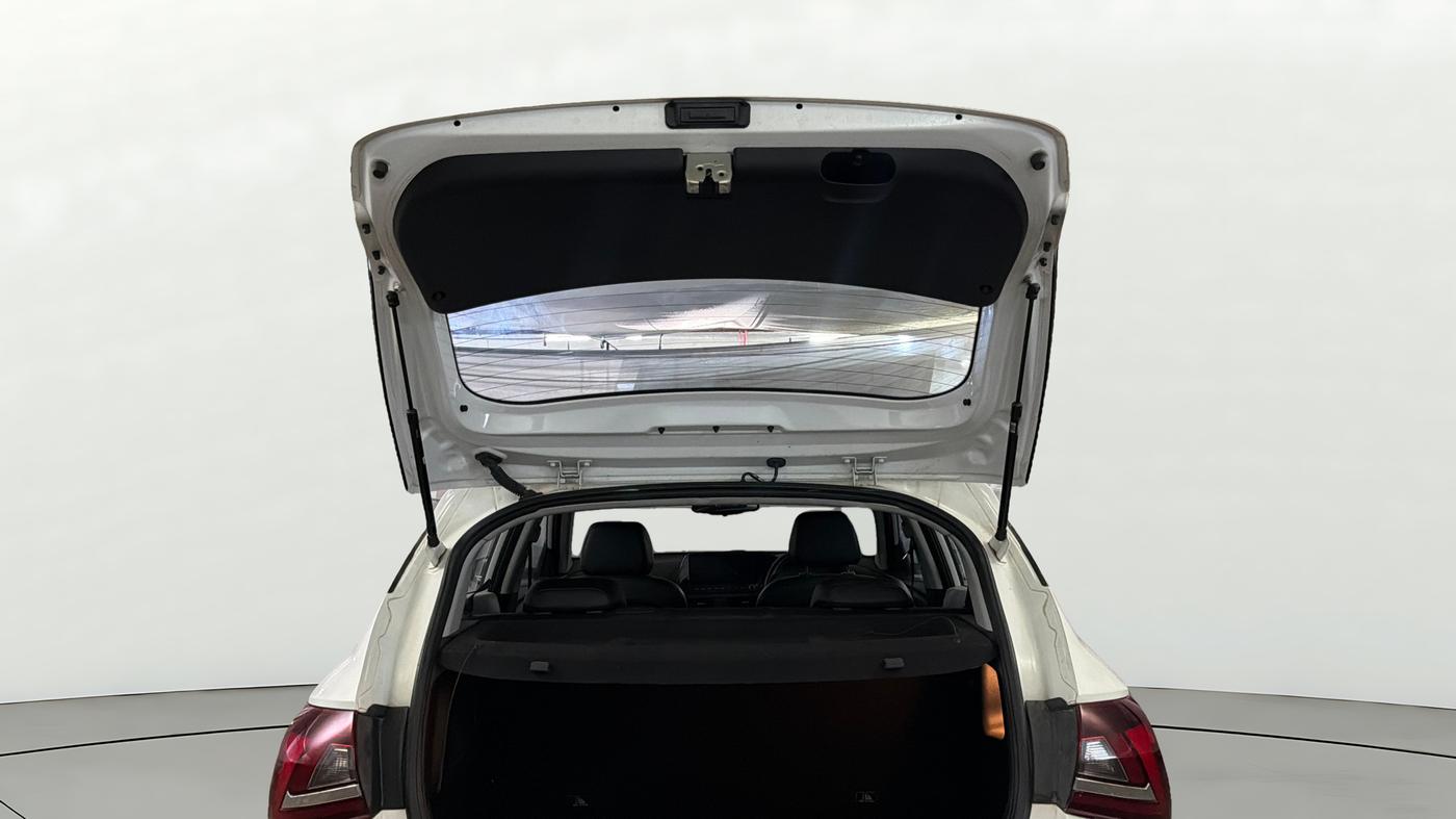 2023 Hyundai NEW I20 ASTA (O) 1.2 MT, Petrol, Manual, 23,176 km, Boot Door Open