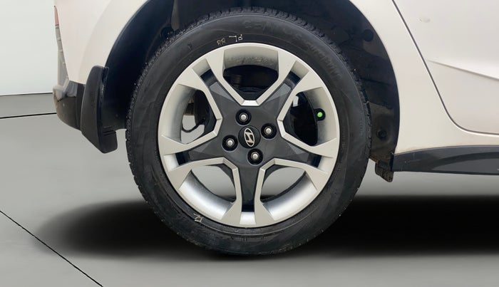 2024 Hyundai NEW I20 Sportz (O) 1.2 IVT, Petrol, Automatic, 36,096 km, Right Rear Wheel