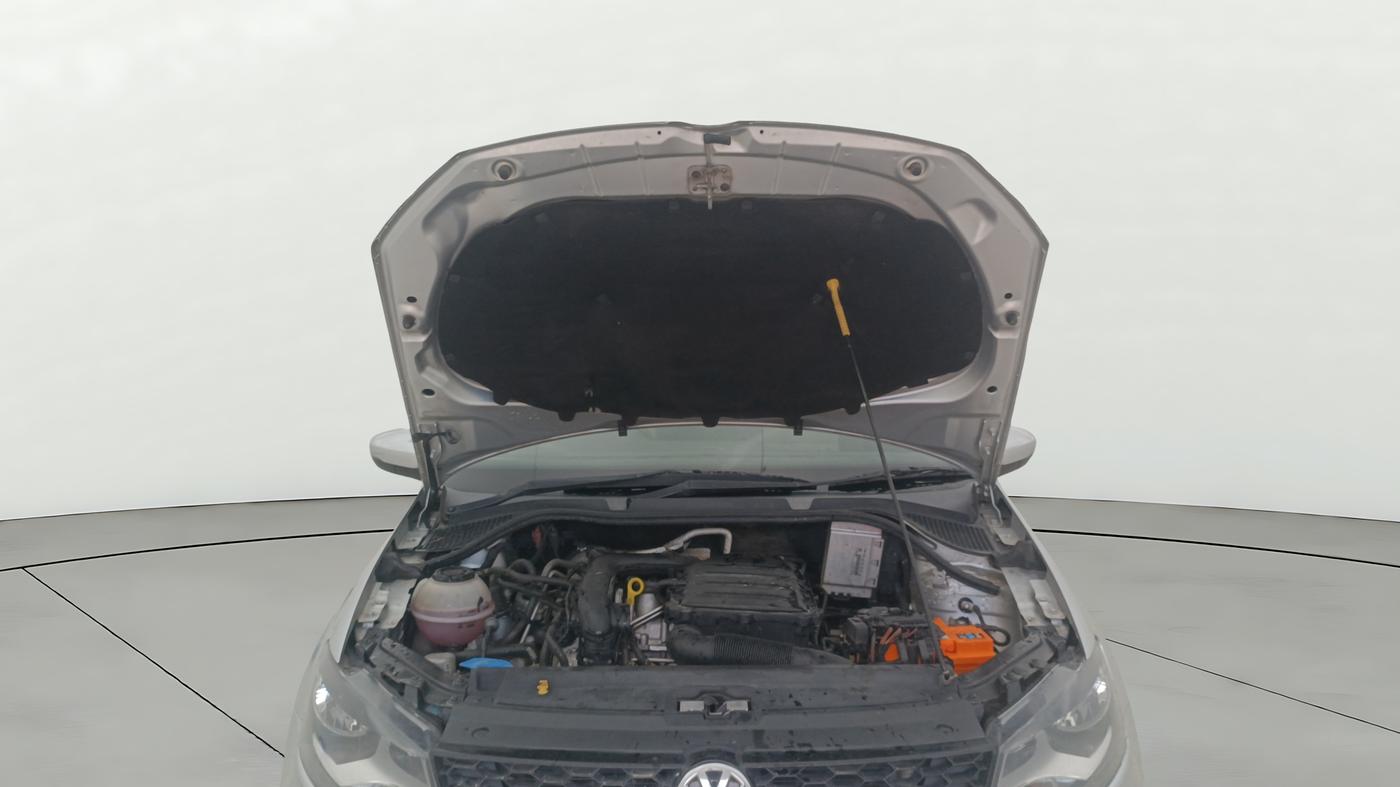 2021 Volkswagen Polo HIGHLINE PLUS 1.0, Petrol, Manual, 1,08,645 km, Open Bonet