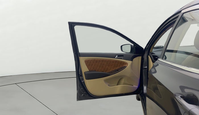 2012 Hyundai Verna FLUIDIC 1.6 CRDI SX, Diesel, Manual, 94,556 km, LHS Front Door