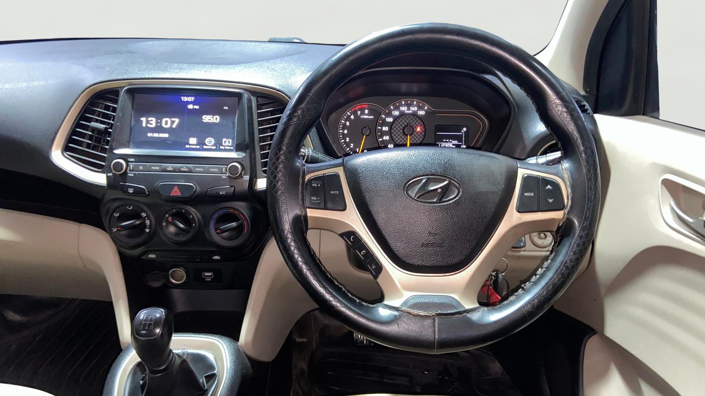 2018 Hyundai NEW SANTRO SPORTZ MT, CNG, Manual, 1,12,171 km, Steering Wheel Close Up
