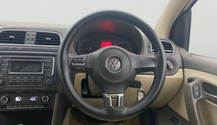 2014 Volkswagen Vento HIGHLINE PETROL AT, Petrol, Automatic, 31,816 km, Steering Wheel Close Up