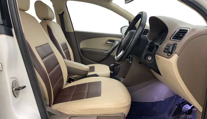 2016 Skoda Rapid AMBITION 1.6 MPI MT, Petrol, Manual, 66,557 km, Right Side Front Door Cabin