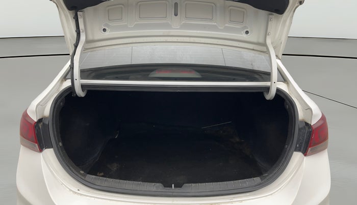 2019 Hyundai Verna 1.6 VTVT SX, Petrol, Manual, 75,966 km, Boot Open Zoomed View