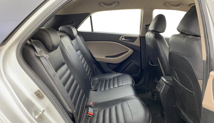 2016 Hyundai Elite i20 SPORTZ 1.2, Petrol, Manual, 39,855 km, Right Side Rear Door Cabin