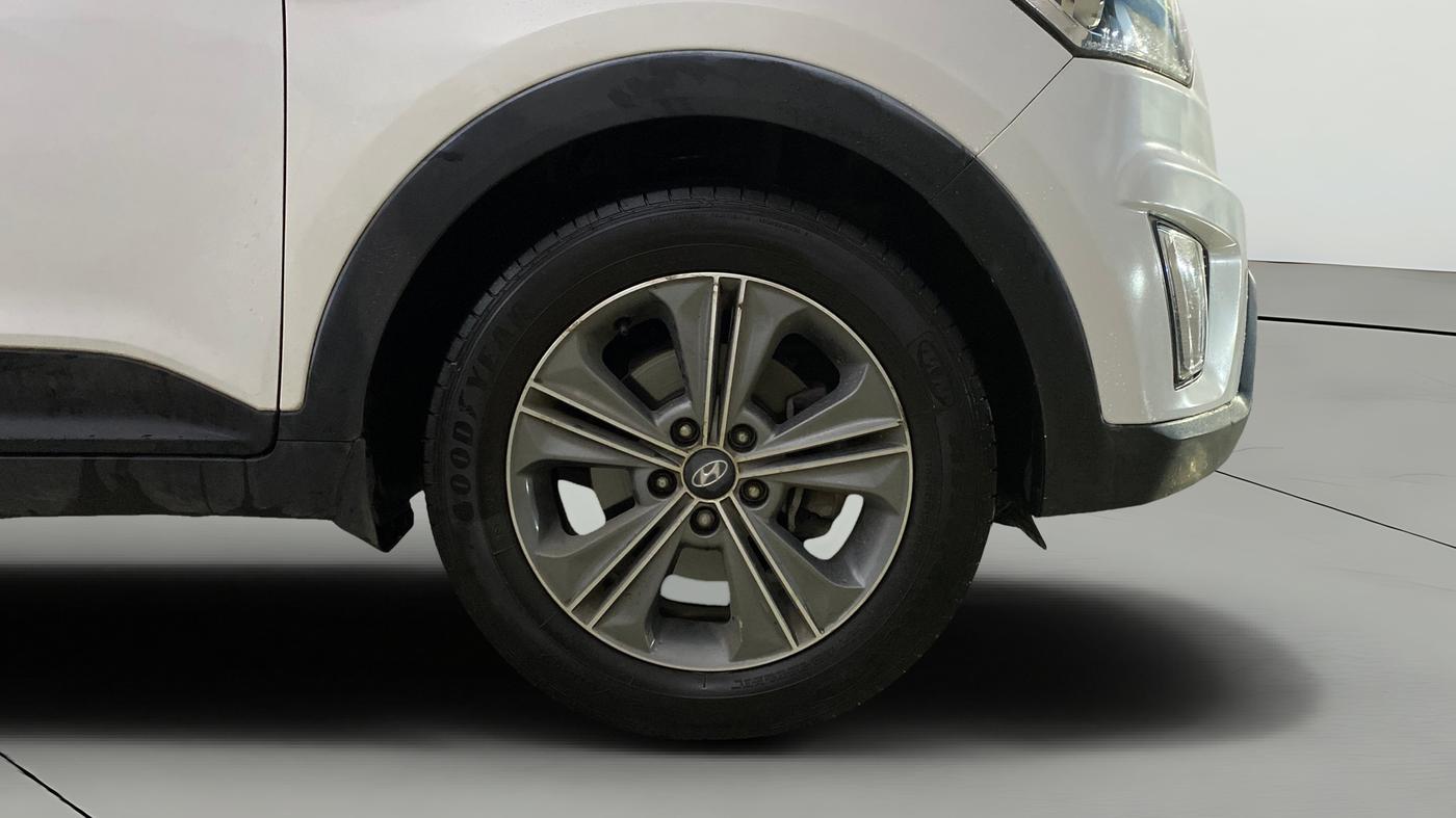 2017 Hyundai Creta SX PLUS AT 1.6 DIESEL, Diesel, Automatic, 1,16,848 km, Right Front Wheel