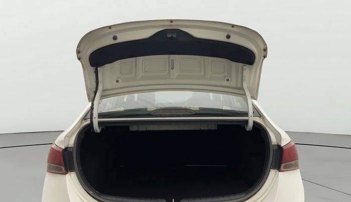 2019 Hyundai Verna 1.6 VTVT SX, Petrol, Manual, 57,949 km, Boot Door Open