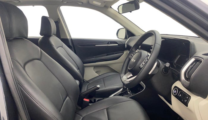 2023 KIA SONET HTX 1.5 AT, Diesel, Automatic, 13,804 km, Right Side Front Door Cabin