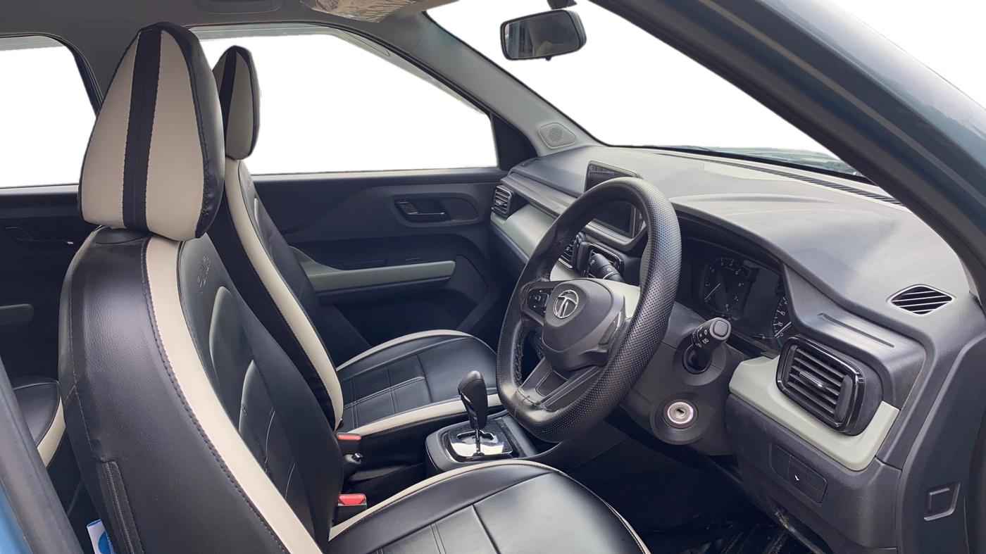 2023 Tata PUNCH ADVENTURE AMT, CNG, Automatic, 26,328 km, Right Side Front Door Cabin