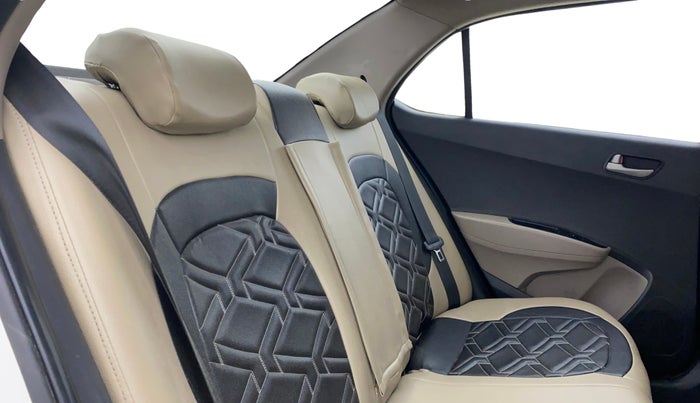 2015 Hyundai Xcent S 1.2, Petrol, Manual, 69,893 km, Right Side Rear Door Cabin