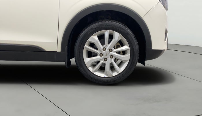 2020 Mahindra XUV300 W8 1.2 PETROL, Petrol, Manual, 31,768 km, Right Front Wheel