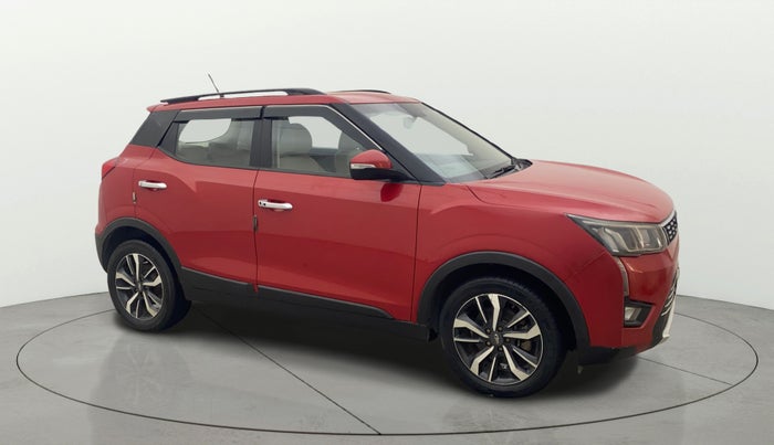 2020 Mahindra XUV300 W8 (O) 1.5 DIESEL, Diesel, Manual, 1,10,988 km, Right Front Diagonal