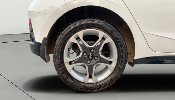 2025 Hyundai NEW I20 SPORTZ 1.2 IVT, Petrol, Automatic, 8,856 km, Right Rear Wheel