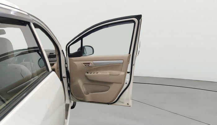 2016 Maruti Ertiga VXI, Petrol, Manual, 60,020 km, RHS Front Door