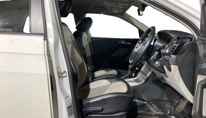 2023 Skoda KUSHAQ AMBITION 1.0L TSI AT, Petrol, Automatic, 17,895 km, Right Side Front Door Cabin