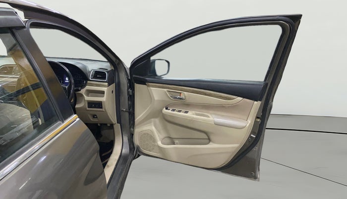 2020 Maruti Ciaz ALPHA 1.5 SHVS PETROL, Petrol, Manual, 1,06,294 km, RHS Front Door