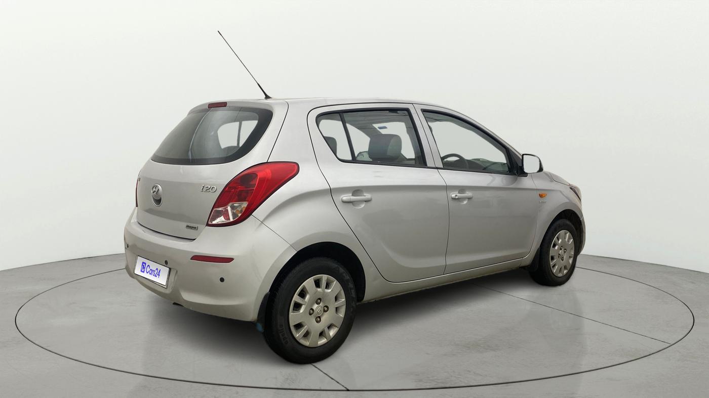 2013 Hyundai i20 MAGNA 1.2, Petrol, Manual, 33,491 km, Right Back Diagonal