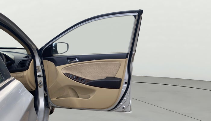 2012 Hyundai Verna FLUIDIC 1.6 VTVT EX, Petrol, Manual, 37,666 km, RHS Front Door