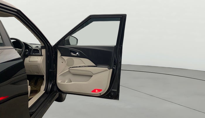 2019 Mahindra XUV300 W8 (O) 1.2 PETROL, Petrol, Manual, 36,315 km, RHS Front Door