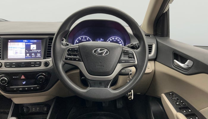 2017 Hyundai Verna 1.6 VTVT SX, Petrol, Manual, 56,344 km, Steering Wheel Close Up