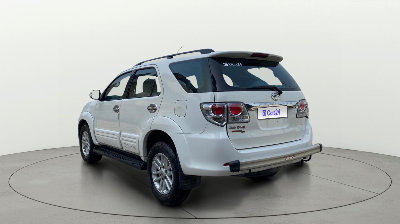 2013 Toyota Fortuner 3.0 4X4 MT, Diesel, Manual, 1,28,393 km, Left Back Diagonal