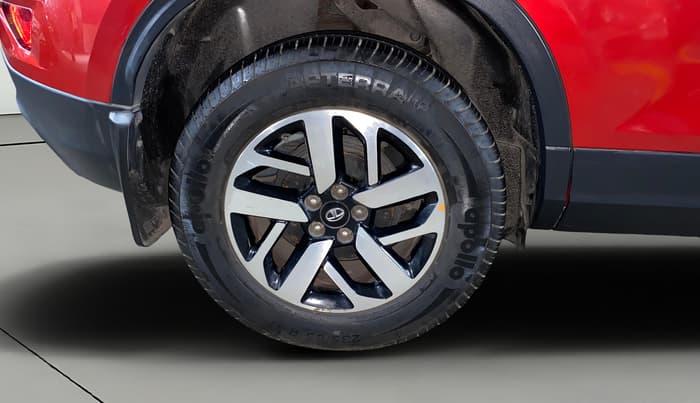 2020 Tata Harrier XZA PLUS 2.0L DUAL TONE, Diesel, Automatic, 13,056 km, Right Rear Wheel