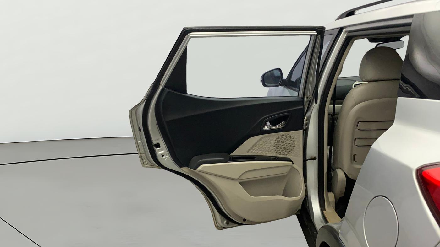 2020 Mahindra XUV300 W8 (O) 1.2 PETROL, Petrol, Manual, 91,363 km, LHS Rear Door