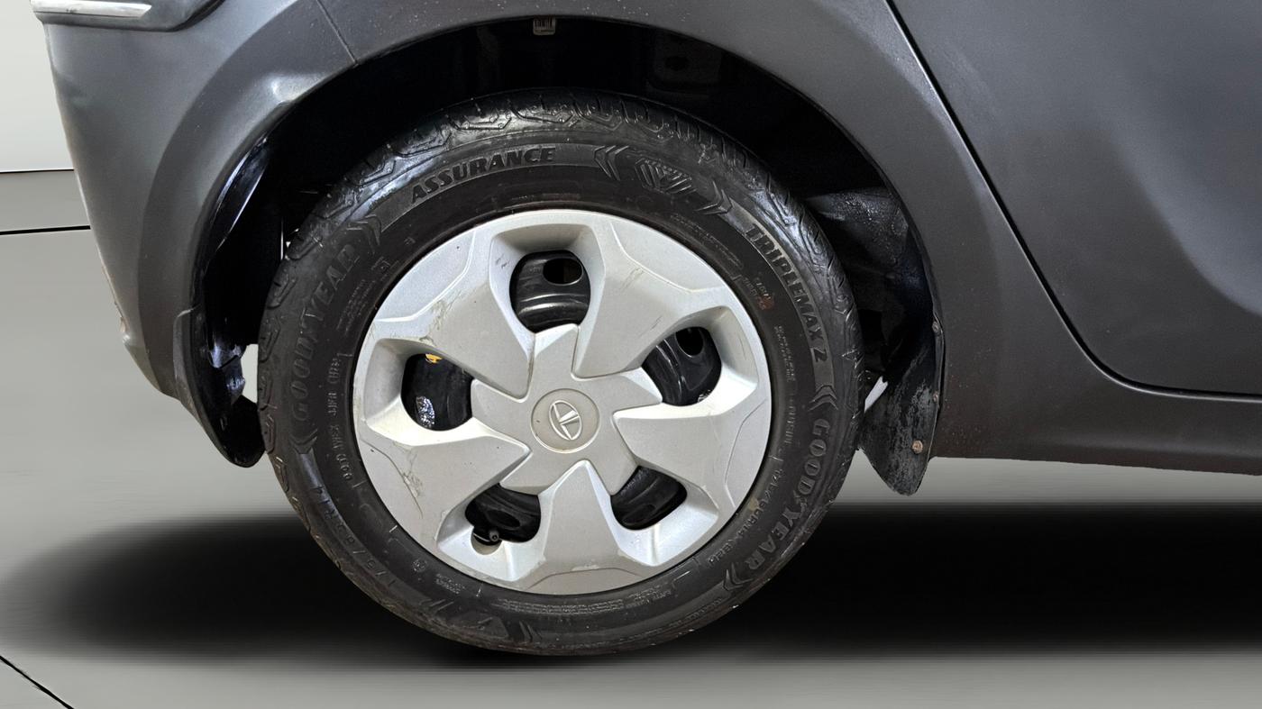 2023 Tata Tiago XT (O) PETROL, CNG, Manual, 49,591 km, Right Rear Wheel