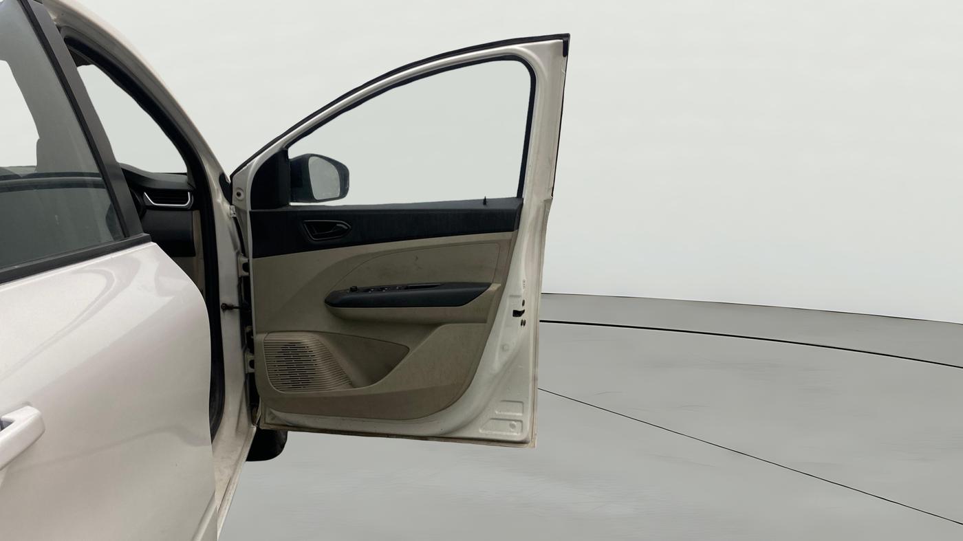 2023 Renault TRIBER RXT, Petrol, Manual, 77,263 km, RHS Front Door