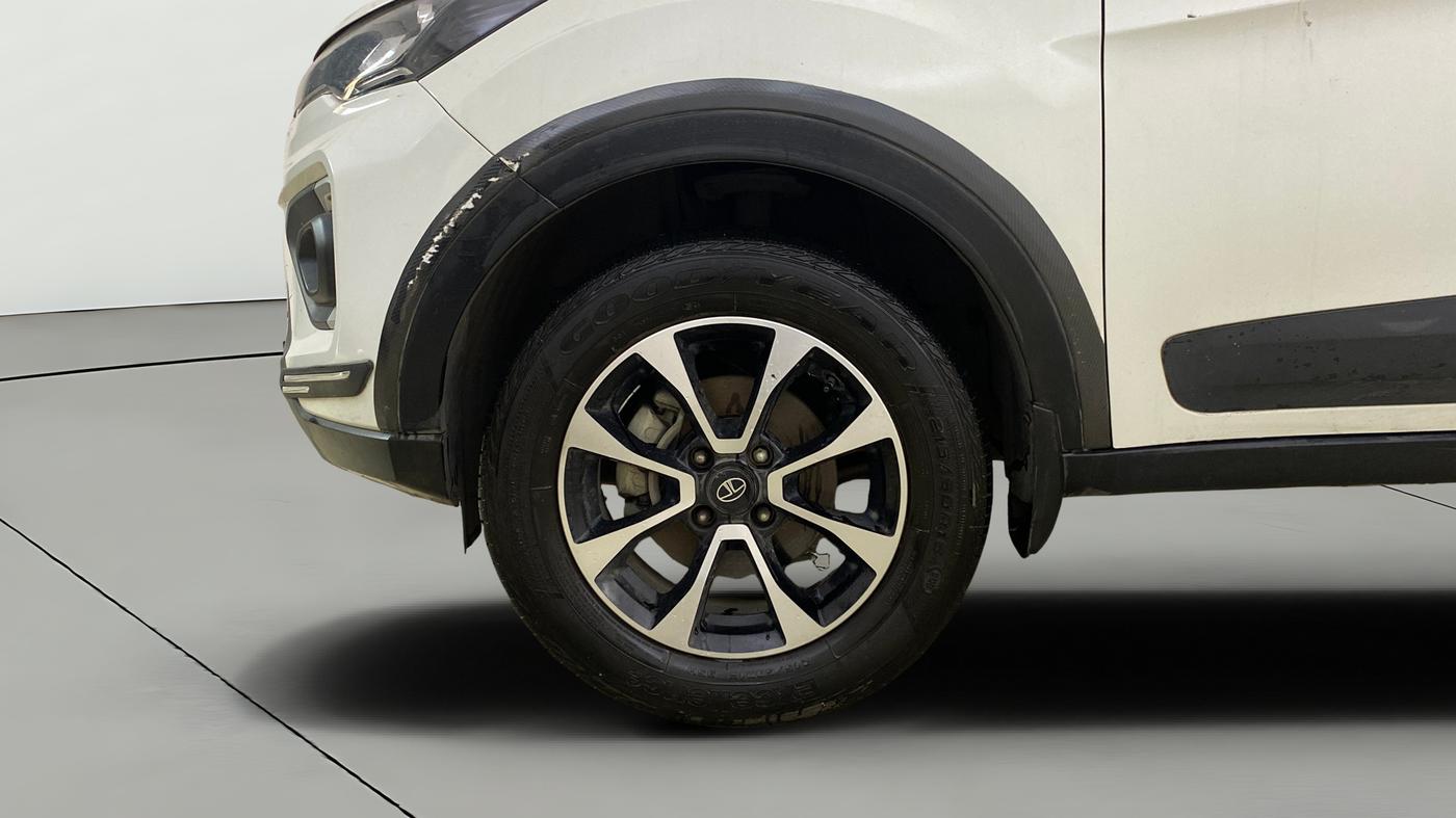 2021 Tata NEXON XZA PLUS SUNROOF PETROL, Petrol, Automatic, 33,687 km, Left Front Wheel