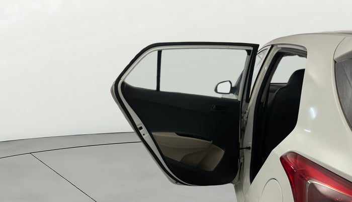 2016 Hyundai Grand i10 MAGNA AT 1.2 KAPPA VTVT, Petrol, Automatic, 17,442 km, LHS Rear Door