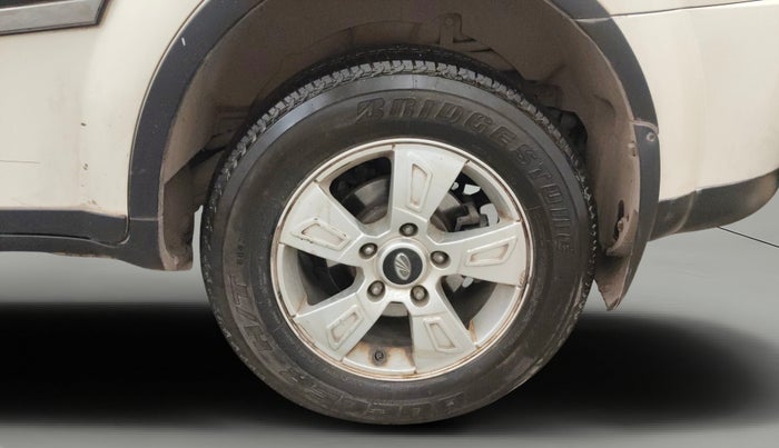 2017 Mahindra XUV500 W6, Diesel, Manual, 96,266 km, Left Rear Wheel