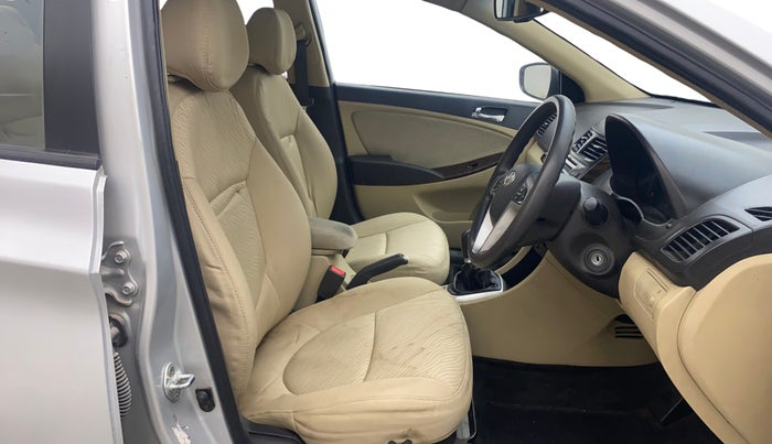 2014 Hyundai Verna FLUIDIC 1.6 CRDI SX, Diesel, Manual, 1,44,910 km, Right Side Front Door Cabin